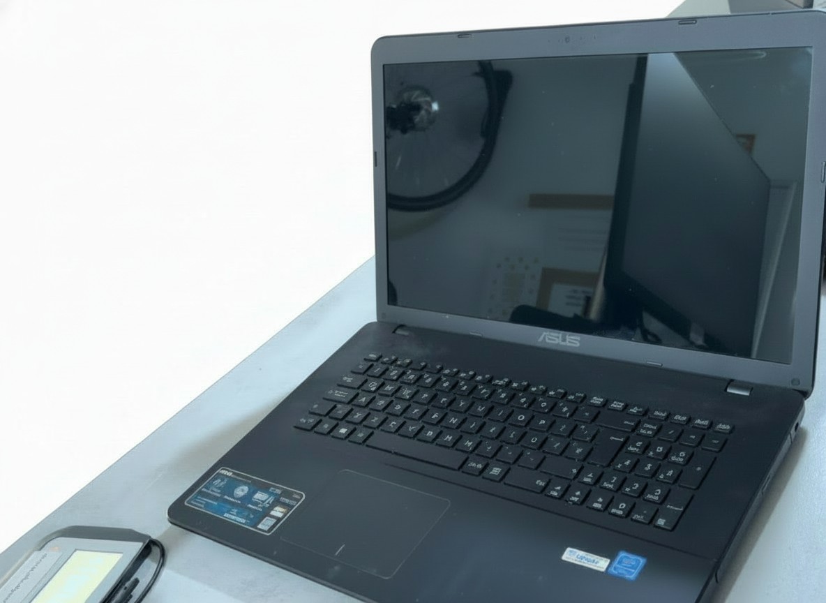Asus R752NA Laptop Schwarz, Intel Pentium N4200, 8 GB RAM, 512 GB SSD, inkl. Ladegerät | Zustand: In Ordnung
