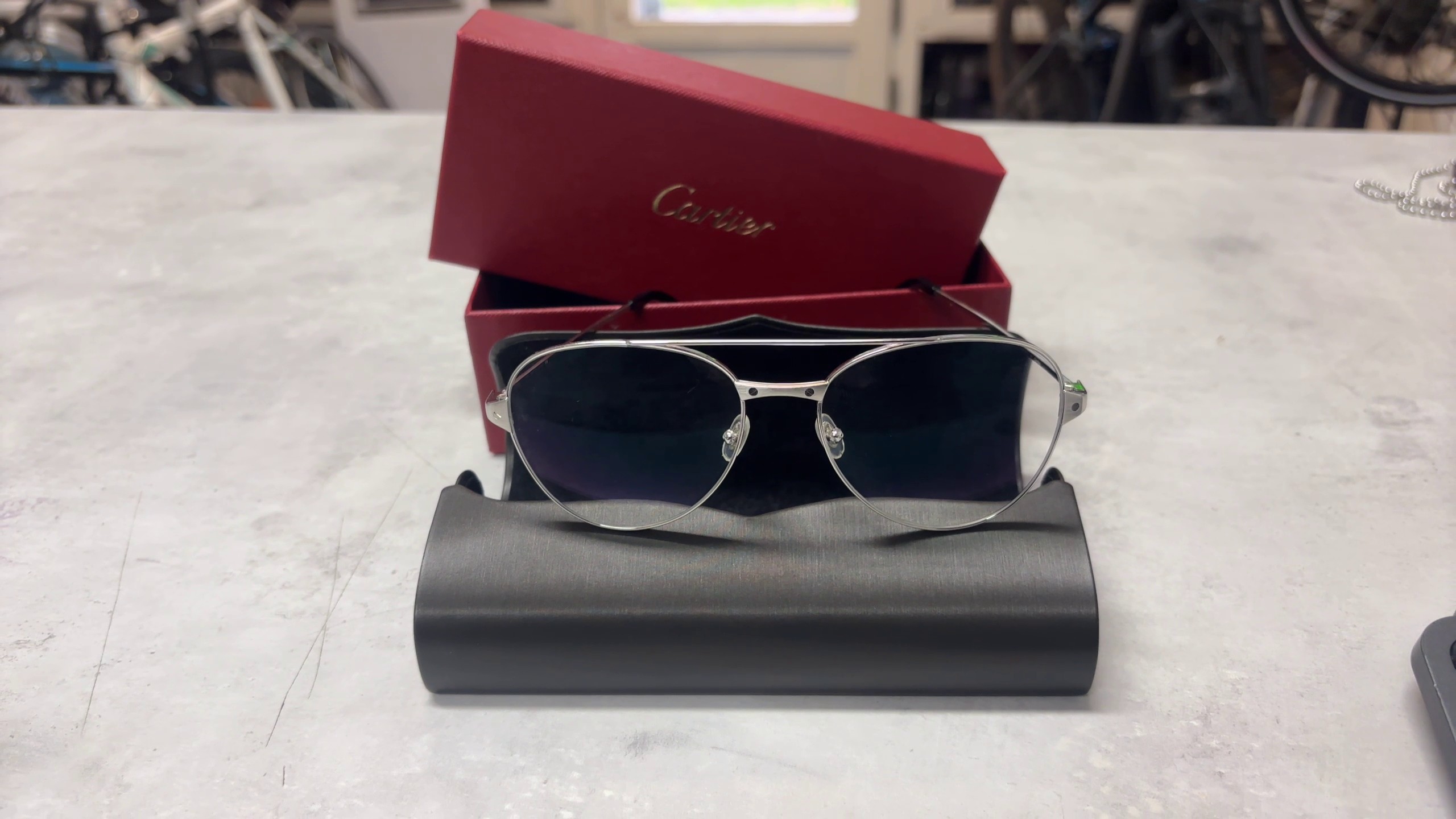 Cartier CT0307O Brille, Unisex Pilot Metallbrille aus der Santos de Cartier Kollektion, inkl. Tasche und Box. | Zustand: Sehr Gut