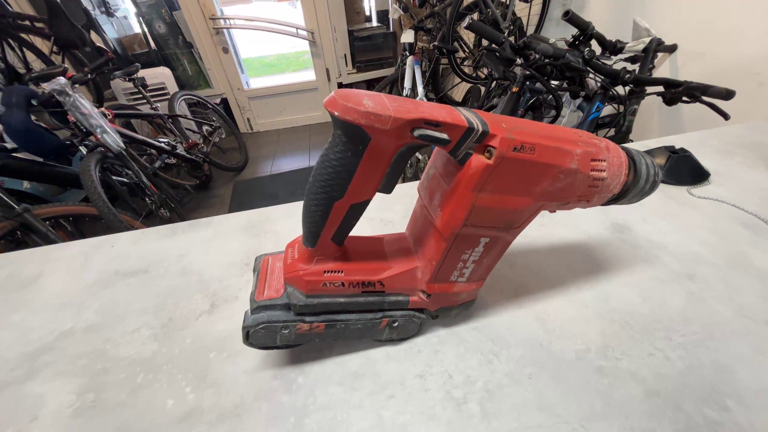 Hilti TE 4-22 rot schwarz, Akku-Bohrhammer, Nuron 22V, SDS Plus, mit AVR und ATC, Zustand Gut | Zustand: Gut – Bild 3