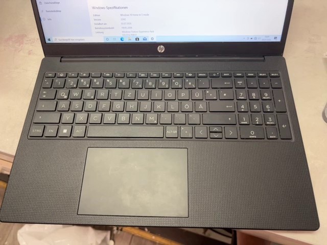 HP Laptop 15-fc0079ng, AMD Ryzen 3 7320U, 8GB RAM, 256GB SSD, 15,6 Zoll, Windows 10 Home im S-Modus, inkl. Stofftasche | Zustand: Sehr Gut – Bild 3