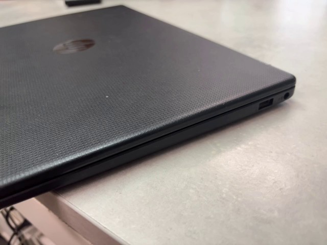 HP Laptop 15-fc0079ng, AMD Ryzen 3 7320U, 8GB RAM, 256GB SSD, 15,6 Zoll, Windows 10 Home im S-Modus, inkl. Stofftasche | Zustand: Sehr Gut – Bild 5