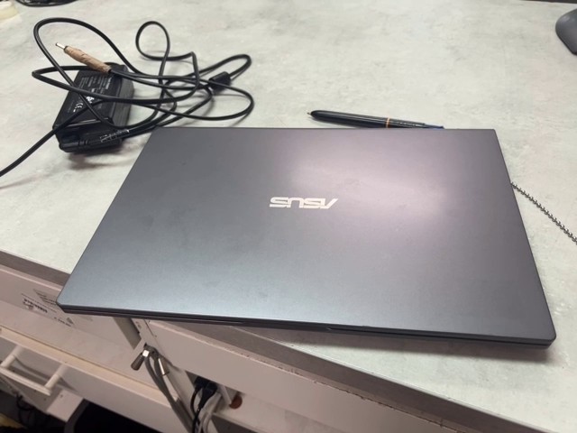 Asus F415MA-EB232T 2021 Grau, mit Ladegerät 14 Zoll, Intel Pentium Silver N5030, 8GB RAM, 256GB SSD, Windows 10 Home, sehr guter Zustand | Zustand: Sehr Gut – Bild 3