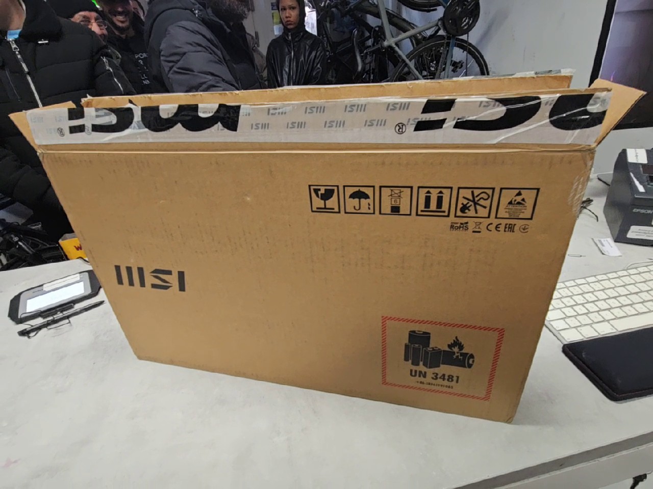 MSI Prestige 15 , i3-10110U | 8GB ram | 512GB SSD | Windows 11 Home Mit Verpackung | Zustand: Sehr Gut | Farbe: schwarz – Bild 5