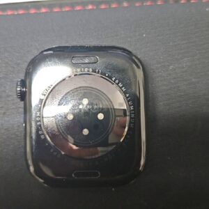 Apple Watch Clone Series 11 46mm Schwarzn, 46mm aluminium case, gps, wr-50m (water resistant 50 meters)n, kratzer auf der rückseiten, zubehör: ovp, band, ladekabeln | Zustand: Gebrauchtn | Farbe: schwarz