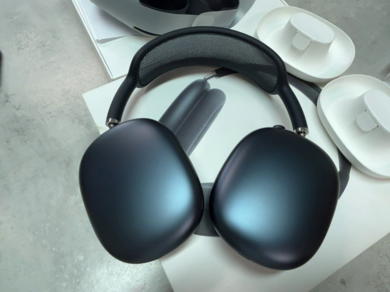 Apple AirPods Max USB-C, Kabelloser Over-Ear-Kopfhörer mit High-Fidelity-Audio, aktivem Noise Cancelling, 3D-Audio, OVP, wie neu | Zustand: Wie Neu | Farbe: blau – Bild 2