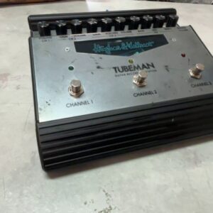 Hughes & Kettner Tubeman II, 3-Kanal Röhren-Preamp, Recording Station mit Red Box und Netzteil | Zustand: Gut