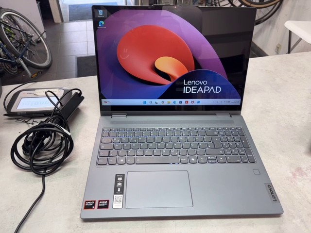 Lenovo IdeaPad 5 2-in-1 16AHP9 Luna Grey, AMD Ryzen 5 8645HS, 16GB RAM, 512GB SSD, 16 Zoll Touch-Display, Convertible, beleuchtete Tastatur | Zustand: Sehr Gut – Bild 2