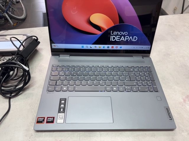 Lenovo IdeaPad 5 2-in-1 16AHP9 Luna Grey, AMD Ryzen 5 8645HS, 16GB RAM, 512GB SSD, 16 Zoll Touch-Display, Convertible, beleuchtete Tastatur | Zustand: Sehr Gut – Bild 3