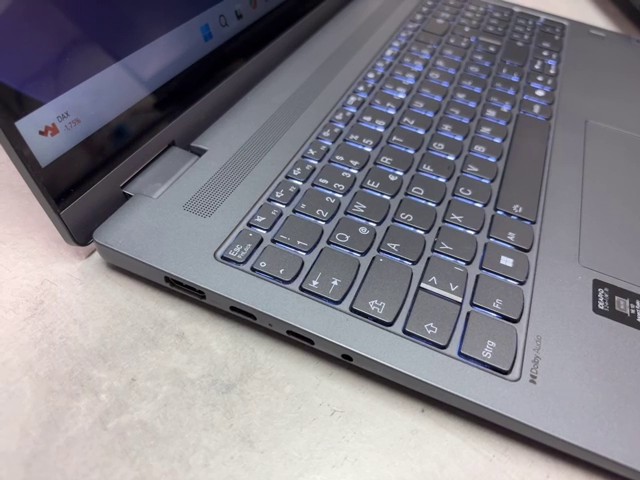 Lenovo IdeaPad 5 2-in-1 16AHP9 Luna Grey, AMD Ryzen 5 8645HS, 16GB RAM, 512GB SSD, 16 Zoll Touch-Display, Convertible, beleuchtete Tastatur | Zustand: Sehr Gut – Bild 4