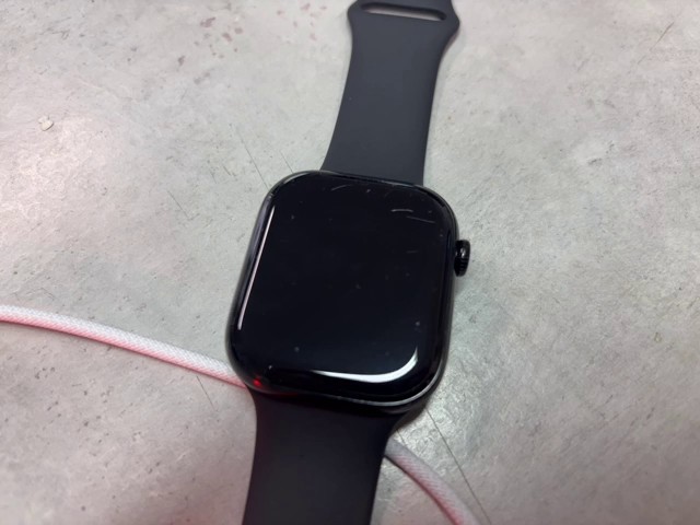 Apple Watch Series 10 46mm Aluminium Diamantschwarz, GPS, Sportarmband, inkl. OVP, Display mit Kratzern | Zustand: Gut | Farbe: schwarz – Bild 2