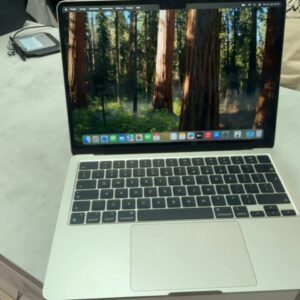 Apple MacBook Air M2 (2022) Polarisstern, Mit Verpackung und Ladegerät Apple M2 Chip, 8 GB RAM, 512 GB SSD, 13,6 Zoll Liquid Retina Display 52 Ladezyklen  | Zustand: Sehr Gut