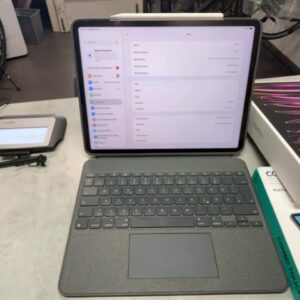 Apple  Ipad Pro 12,9 Zoll 6. Generation 2022 M2 128 Gb Wlan Space Grau, mit logitch tastature  und pencil  | ovp | Zustand: Sehr Gut | Farbe: schwarz