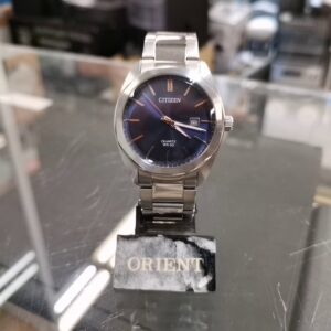 Citizen Quartz Herrenuhr Blau Edelstahl, Klassische Armbanduhr mit blauem Zifferblatt, Datumsanzeige und Edelstahlarmband, WR 50m. | Zustand: Gut