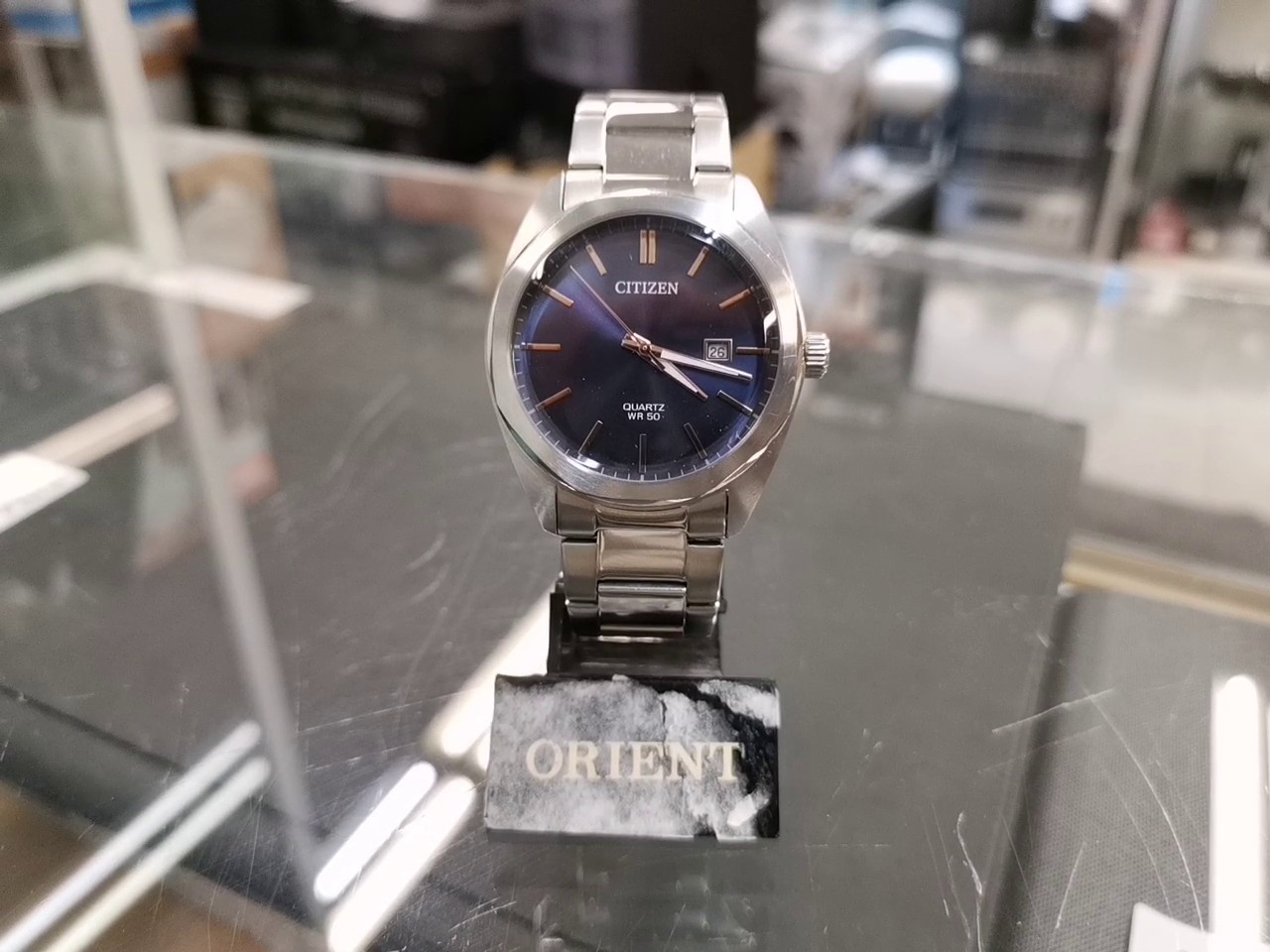 Citizen Quartz Herrenuhr Blau Edelstahl, Klassische Armbanduhr mit blauem Zifferblatt, Datumsanzeige und Edelstahlarmband, WR 50m. | Zustand: Gut