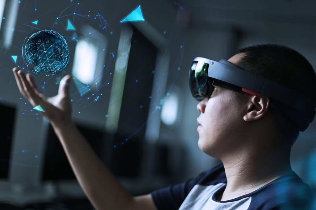 Microsoft HoloLens 1 Mixed Reality Headset, Autarkes AR-Headset mit Tasche und Ladegerät, ideal für industrielle Anwendungen und Training. | Zustand: Gut