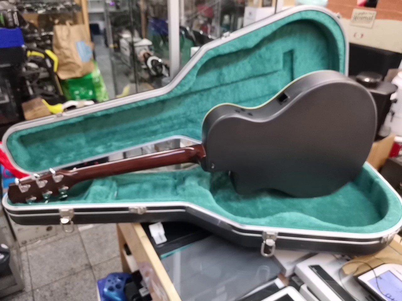 Yamaha APX-SPL II, 1992-94, Purple Burst, Elektroakustische Westerngitarre mit Cutaway, Ahorndecke, inkl. Koffer. | Zustand: Gut – Bild 4