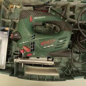 Bosch PST 900 PEL grün, Pendelhubstichsäge mit 620 W, Koffer, Zubehör, CutControl, Laser, LED-Licht und SDS-Schnellwechsel. | Zustand: Gut