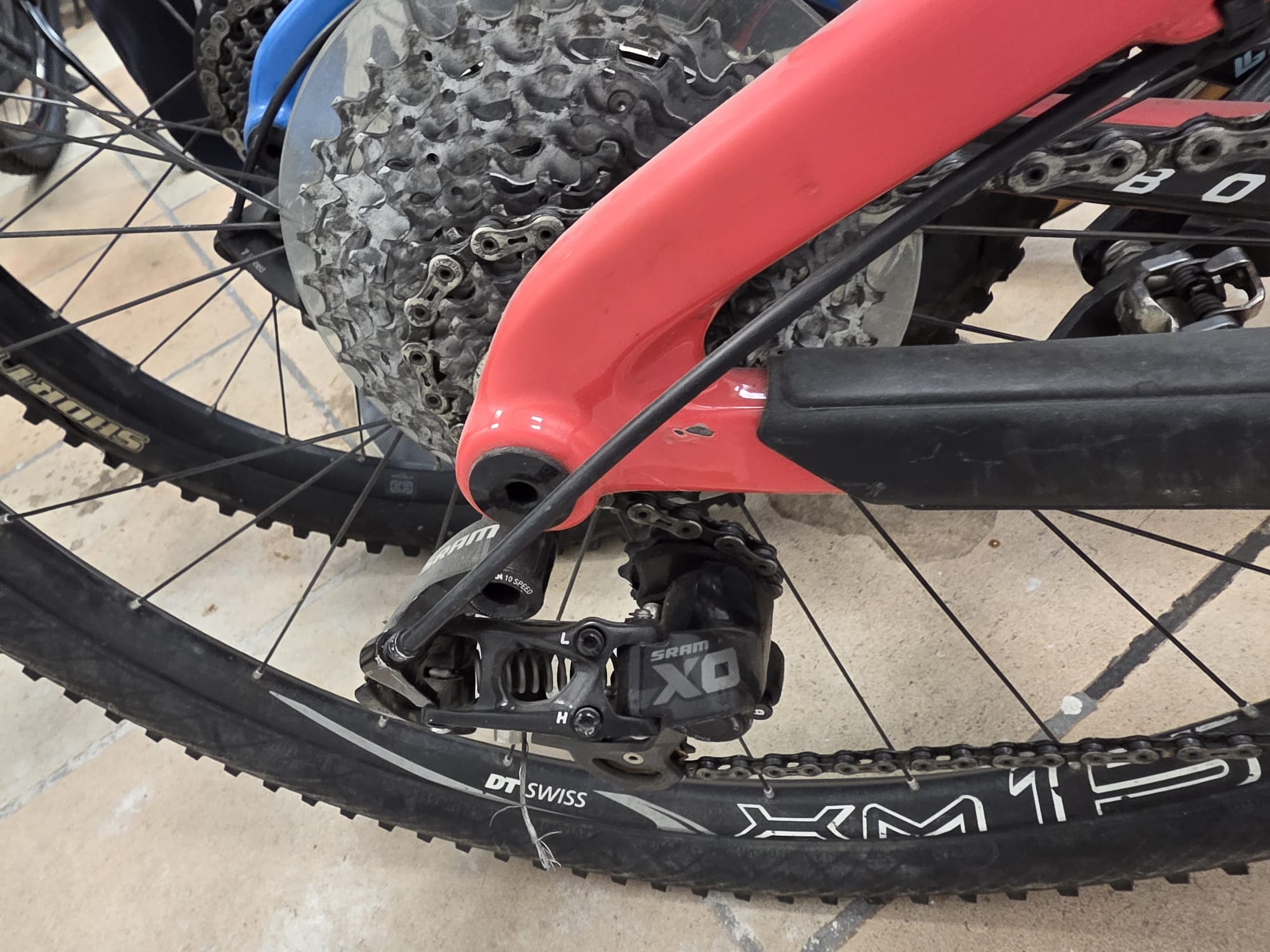 Santa Cruz Tallboy C, rot, Carbon-Mountainbike, 29 Zoll, Fox Fahrwerk, SRAM X0 Schaltung, DT Swiss Laufräder, 50cm Rahmengröße – Bild 4
