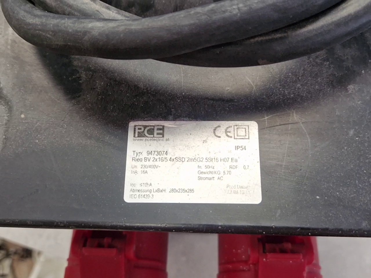 PCE Stromverteiler RIED BV 9473074 schwarz, Mobiler VolLadegerätummiverteiler, IP54, 2x CEE 16A 5p 400V, 4x Schutzkontaktsteckdosen, 2m Zuleitung. | Zustand: Sehr Gut – Bild 2