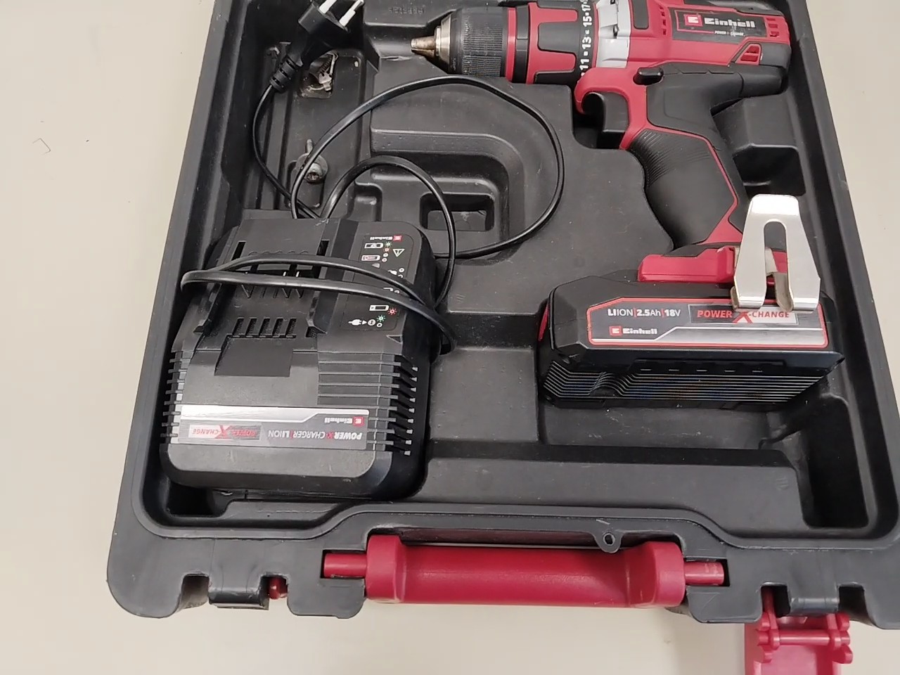 Einhell TE-CD 18/40 Li rot-schwarz, Akku-Bohrschrauber im Koffer, inklusive 1 Akku 2,5 Ah und Ladegerät | Zustand: Gut