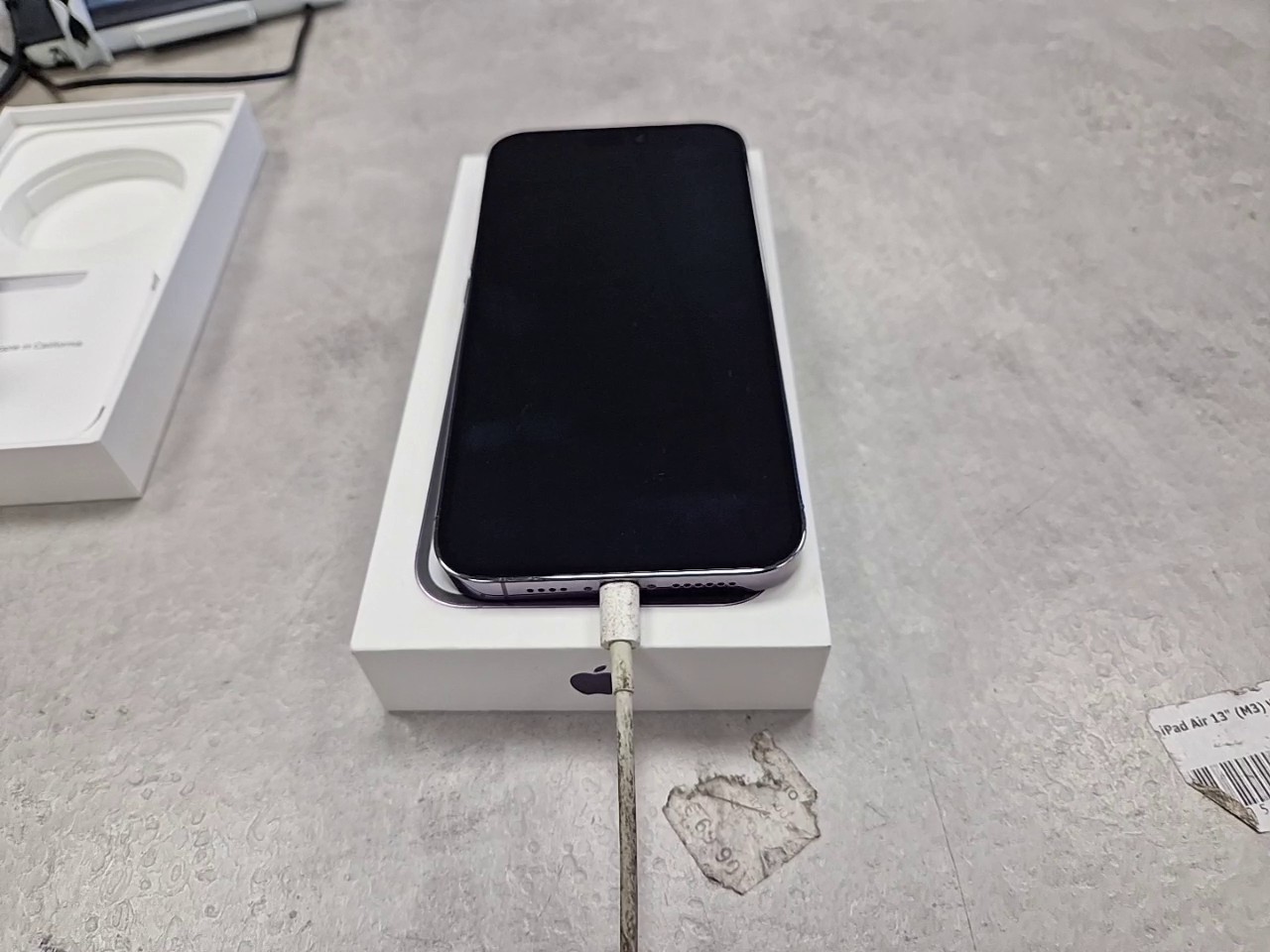 Apple iPhone 14 Pro Max 128GB Deep Purple, 2022, Rückseite gesprungen, inkl. Originalverpackung (OVP) | SimLock: Frei | Zustand: In Ordnung | Farbe: violett | Akku: 90% – Bild 4