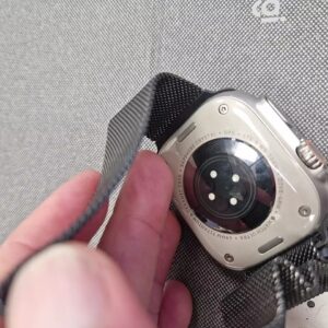 Apple Watch Ultra 49mm Titan, GPS + Cellular, Saphirglas, wasserdicht bis 100m, inkl. Milanese-Armband | Zustand: Sehr Gut