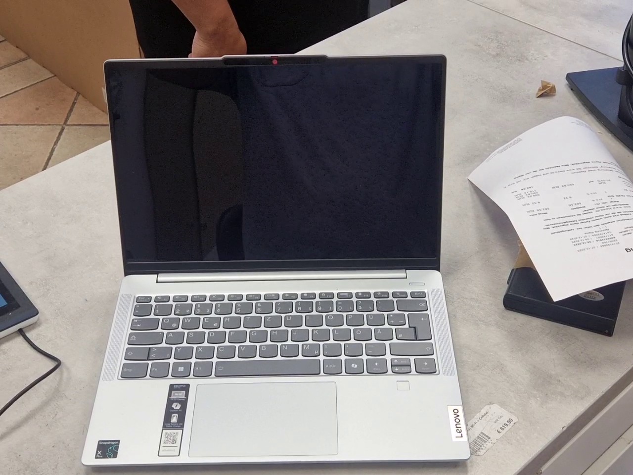 Lenovo IdeaPad Slim 5 14Q8X9, Snapdragon X Plus, 16GB RAM, 1TB SSD, 14 Orginal Rechnung OVP | Zustand: Sehr Gut – Bild 2