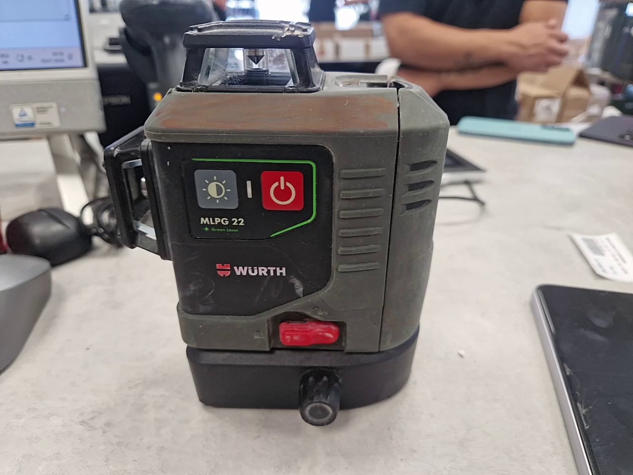 Würth Multi-Linienlaser MLPG 22, Selbstnivellierender Laser mit 3 grünen 360°-Linien, Art. 5709 300 116, leichte Gebrauchsspuren | Zustand: Gut – Bild 2