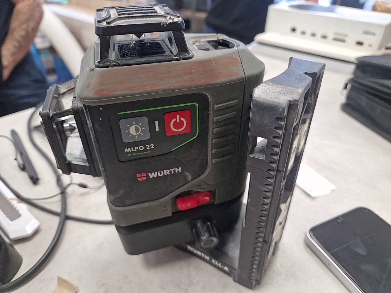 Würth Multi-Linienlaser MLPG 22, Selbstnivellierender Laser mit 3 grünen 360°-Linien, Art. 5709 300 116, leichte Gebrauchsspuren | Zustand: Gut – Bild 3