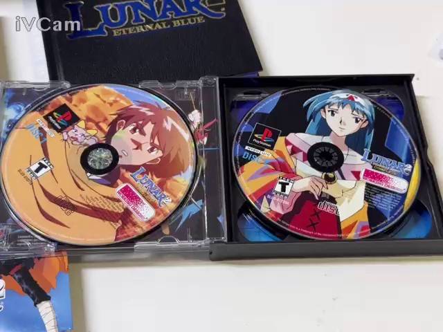 Lunar 2 Eternal Blue Complete PS1, Collector's Edition inkl. 5 CDs, Artbook, Lucia-Anhänger, Weltkarte und Charakter-Standees. | Zustand: Wie Neu – Bild 4
