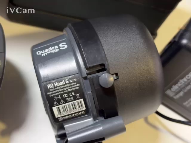 Elinchrom ELB 400 Set mit Quadra HS Köpfen, Mobiles Blitz-Set mit 3x ELB 400 Generatoren, 3x Quadra HS Blitzköpfen, Ladegerät und Koffer. | Zustand: Gut – Bild 3