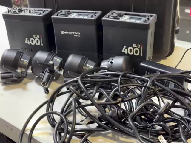Elinchrom ELB 400 Set mit Quadra HS Köpfen, Mobiles Blitz-Set mit 3x ELB 400 Generatoren, 3x Quadra HS Blitzköpfen, Ladegerät und Koffer. | Zustand: Gut – Bild 4