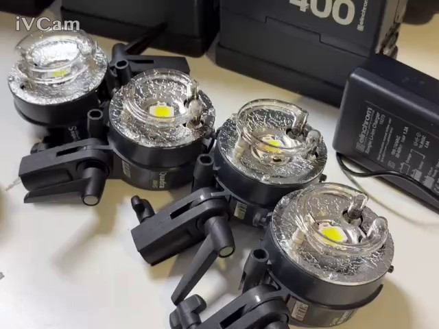 Elinchrom ELB 400 Set mit Quadra HS Köpfen, Mobiles Blitz-Set mit 3x ELB 400 Generatoren, 3x Quadra HS Blitzköpfen, Ladegerät und Koffer. | Zustand: Gut – Bild 5