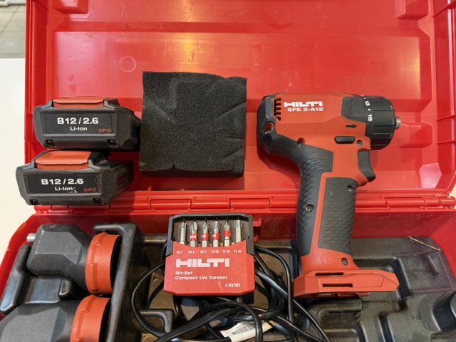 Hilti SFE 2-A12 Mehrfach-Bohrschrauber, Set mit Koffer, 2 Akkus, Ladegerät C 4 | 12-50, Bit-Set und 4 wechselbaren Vorsätzen. | Zustand: Sehr Gut – Bild 3