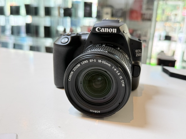 Canon EOS 250D mit EF-S 18-55mm IS STM, DSLR-Kamera, schwarz, inkl. originalem Ladegerät und 1 Akku. | Zustand: Sehr Gut – Bild 4