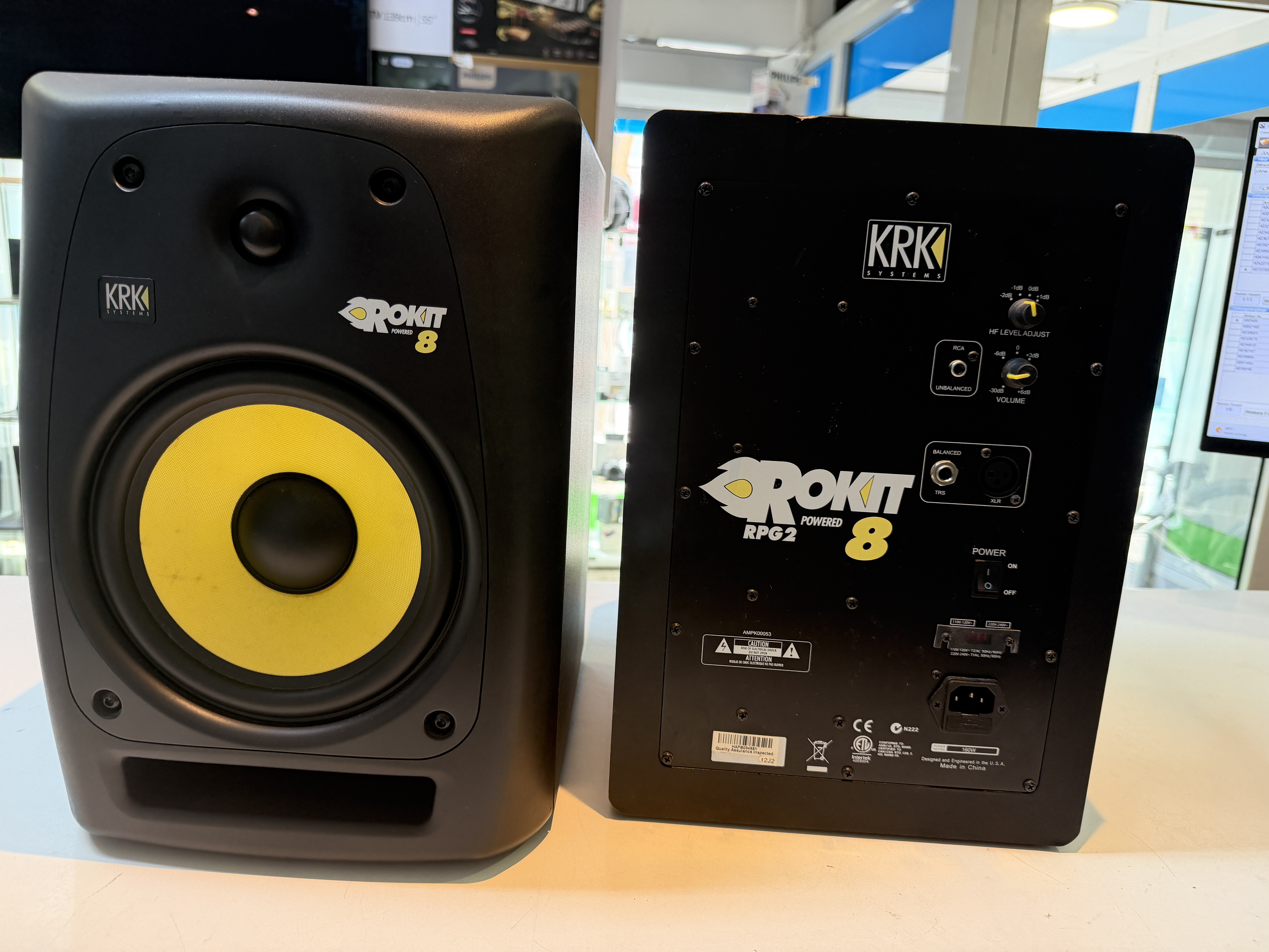 KRK Rokit 8 G2 Schwarz, Aktiver 8-Zoll-Studiomonitor der zweiten Generation mit charakteristischem gelbem Aramid-Tieftöner. | Zustand: Gut – Bild 2