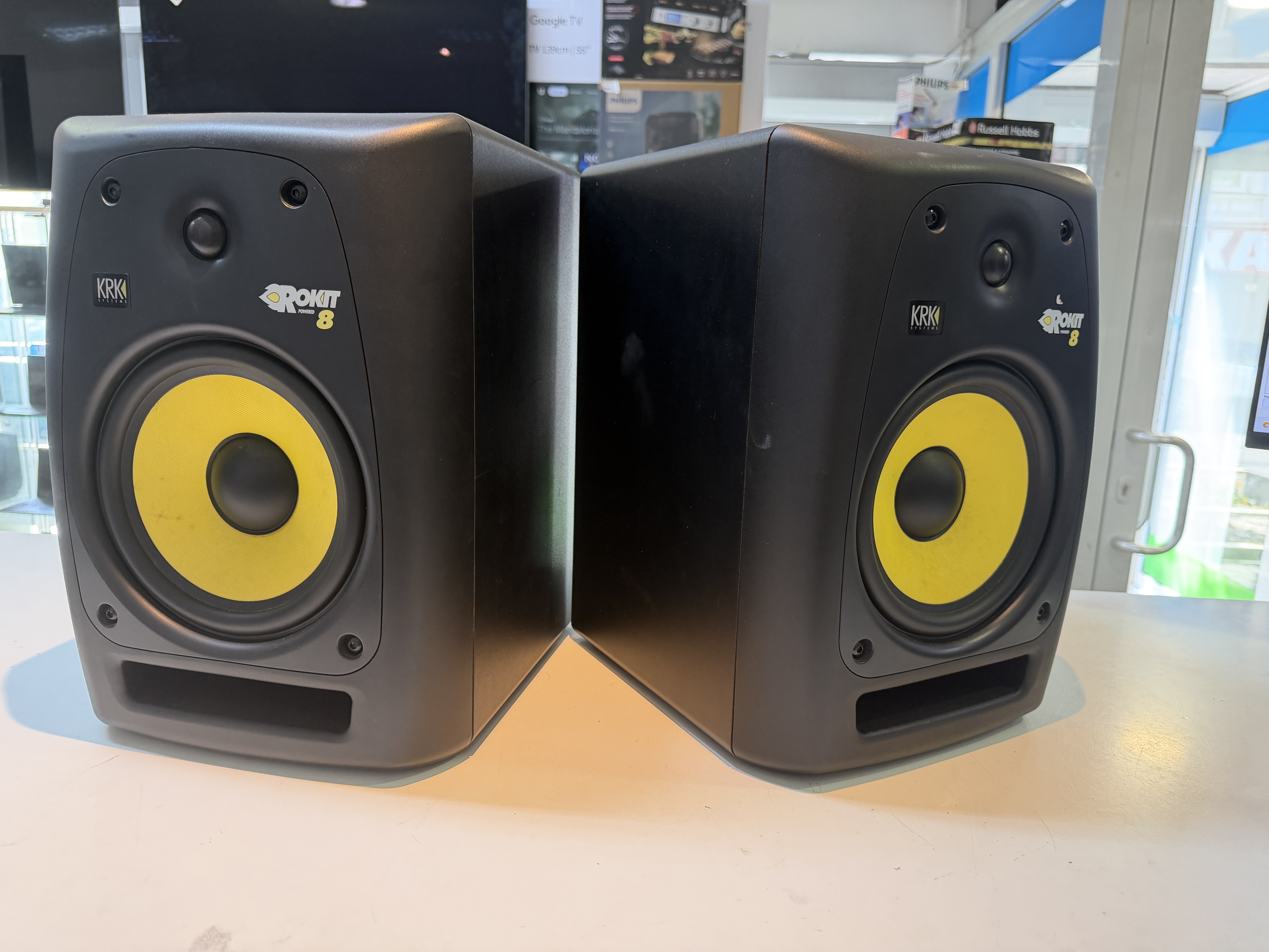 KRK Rokit 8 G2 Schwarz, Aktiver 8-Zoll-Studiomonitor der zweiten Generation mit charakteristischem gelbem Aramid-Tieftöner. | Zustand: Gut – Bild 3