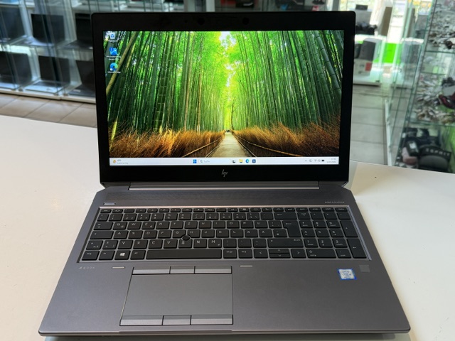 HP ZBook 15 G6, Intel Core i9-9880H, 32GB RAM, 512GB SSD, NVIDIA Quadro T1000, inkl. 150W Netzteil, nur 51 Ladezyklen | Zustand: Gut – Bild 2