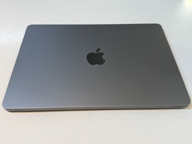 Apple MacBook Air M2 2022 Space Grau, 13,6 Zoll, 8GB RAM, 256GB SSD, 42 Ladezyklen, inkl. Ladegerät, ohne OVP | Zustand: Sehr Gut – Bild 3