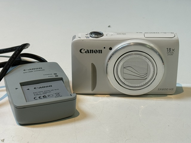 Canon PowerShot SX600 HS weiß, 2014, Kompakte Digitalkamera mit 18fach optischem Zoom, 16 MP, WLAN | NFC und Full-HD-Video, inkl. Ladegerät | Zustand: Gut – Bild 2