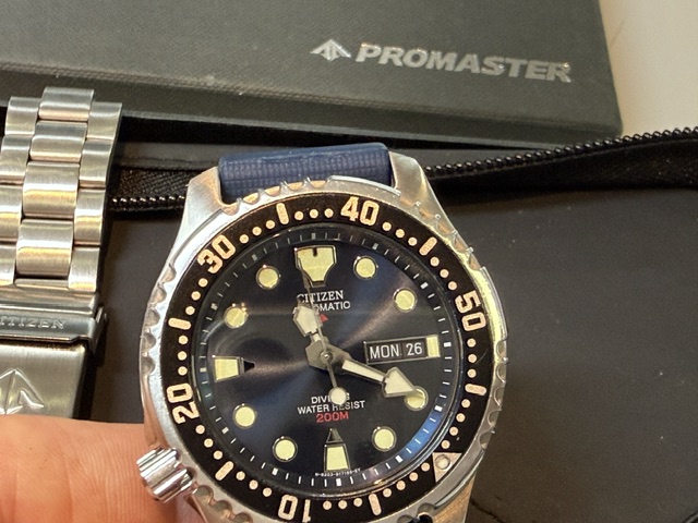 Citizen Promaster Marine NY0040-17L Blau, Automatik-Taucheruhr, 42mm EdelstahLadegerätehäuse, inkl. Box, Ersatz-Edelstahlarmband & Werkzeug | Zustand: Sehr Gut – Bild 6