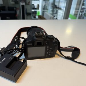 Canon EOS 1200D 2014 schwarz, Kleinem Kratzer auf dem Display, mit Ladegerät, Tasche | Zustand: Sehr Gut