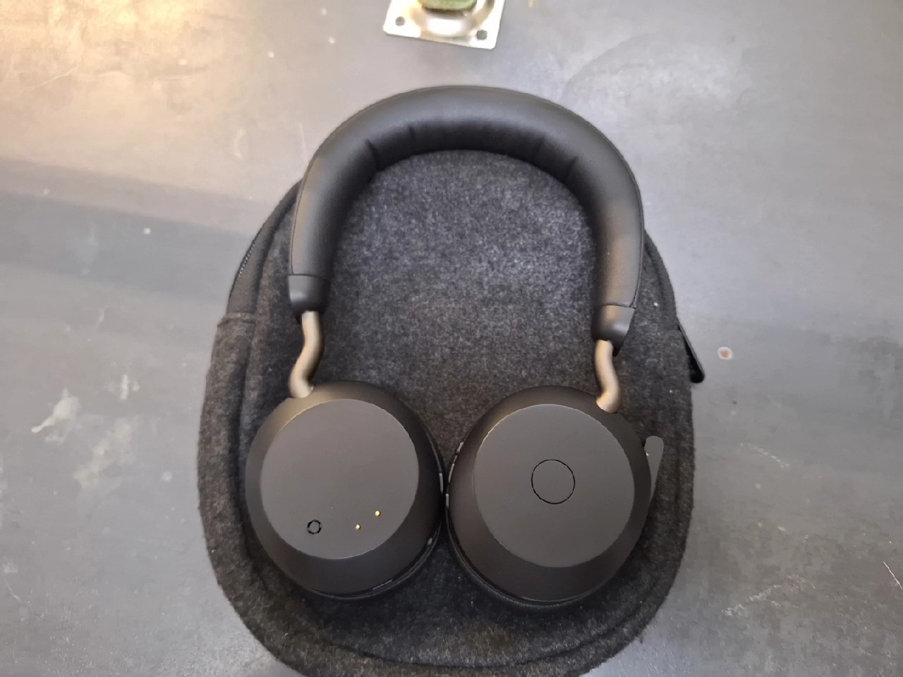 Jabra Evolve2 75 Schwarz, MS Stereo USB-A Headset, kabellos, Bluetooth, Active Noise-Cancelling, ohne Ladestation | Zustand: Sehr Gut – Bild 4