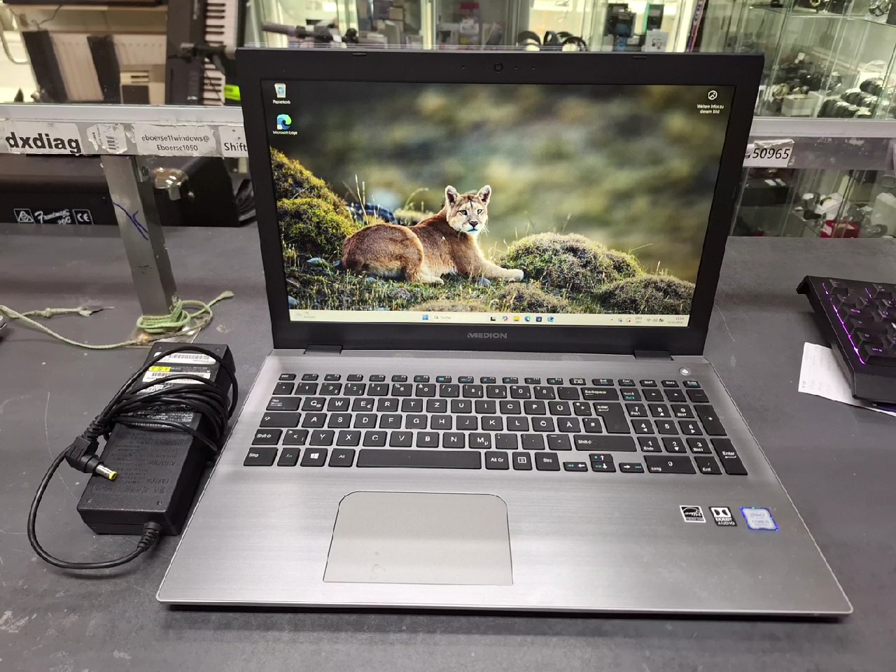 Medion Akoya S6426 i5-8250U 8/1TB/512SSD, Notebook 15.6" mit i5-8250U, 8GB RAM, 1TB HDD und 512GB SSD, DE, inkl. Ladegerät | Zustand: Sehr Gut – Bild 2