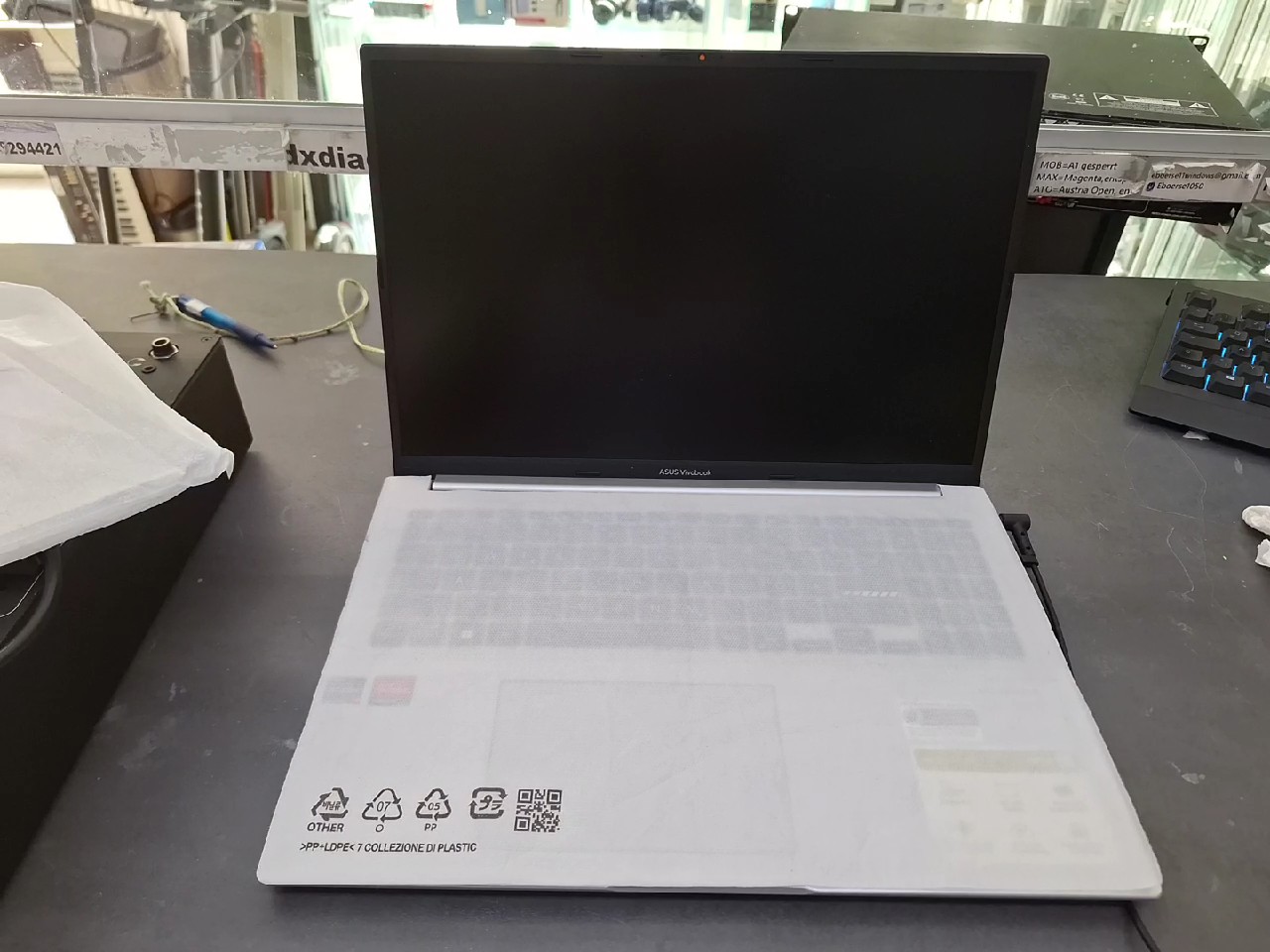 ASUS Vivobook 16 M1605YA Silber, 16 Zoll WUXGA Display, AMD Ryzen 7 7730U, 16GB RAM, 1TB SSD, inkl. Ladegerät | Zustand: Sehr Gut – Bild 4