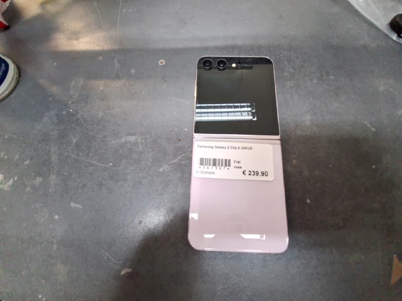 Samsung Galaxy Z Flip 5 256GB, Faltbares 5G-Smartphone mit 6,7-Zoll-Display und Dual-SIM-Funktion. | SimLock: Frei | Zustand: In Ordnung | Farbe: rose | Akku: – Bild 2