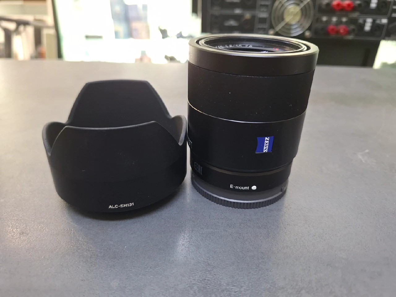 Sony Zeiss Sonnar , Lichtstarkes Standard-Objektiv, Carl Zeiss T* Vergütung, E-Mount, 49mm Filtergewinde, SEL55F18Z | Zustand: Sehr Gut – Bild 2