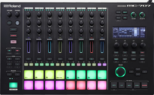 Roland MC-707 Groovebox Schwarz, 8-Spur Groovebox, Synthesizer, Sampler, Sequencer mit Originalverpackung und Netzteil | Zustand: Sehr Gut