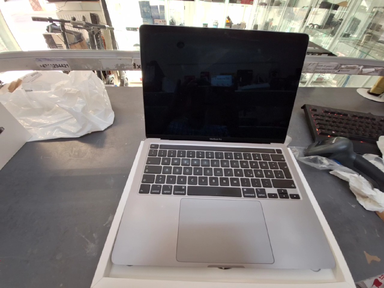 Apple MacBook Pro 13" 2020 (4 Thunderbolt), i5, 16GB RAM, 1TB SSD, 1273 Ladezyklen, inkl. OVP | Zustand: gebraucht – Bild 3