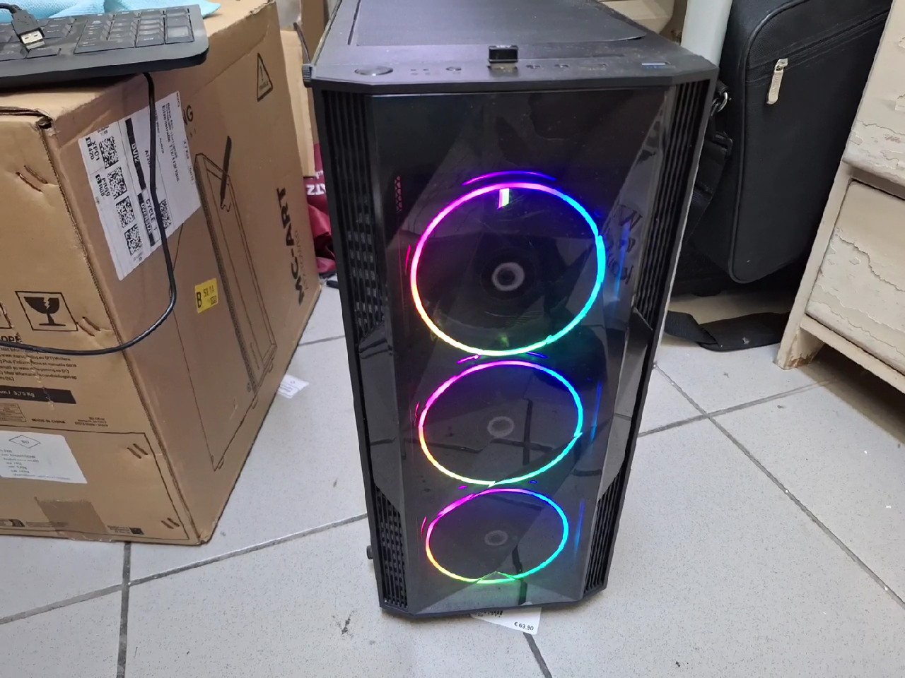 Gaming PC AMD Ryzen 5 3400G RTX 5060, 16GB RAM, 512GB SSD (SATA) + 512GB SSD (NVMe), Empire Gaming Gehäuse, ASUS ROG Mainboard | Zustand: Sehr Gut